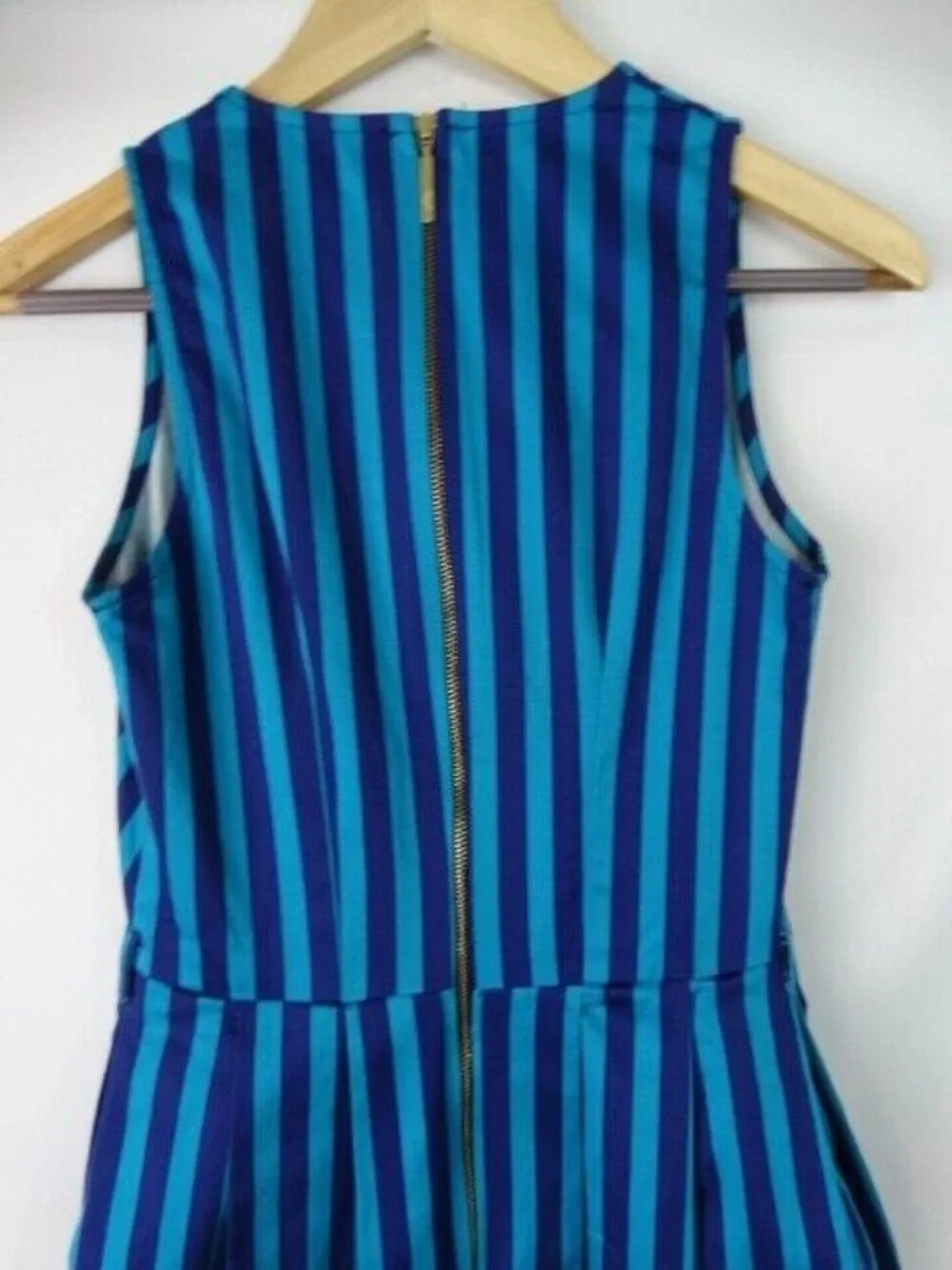 Closet London Women's Dress Size 4 Blue Striped V-Neck Sleeveless A-Line Dress